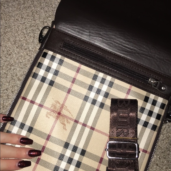 Burberry Handbags - burberry crossbody